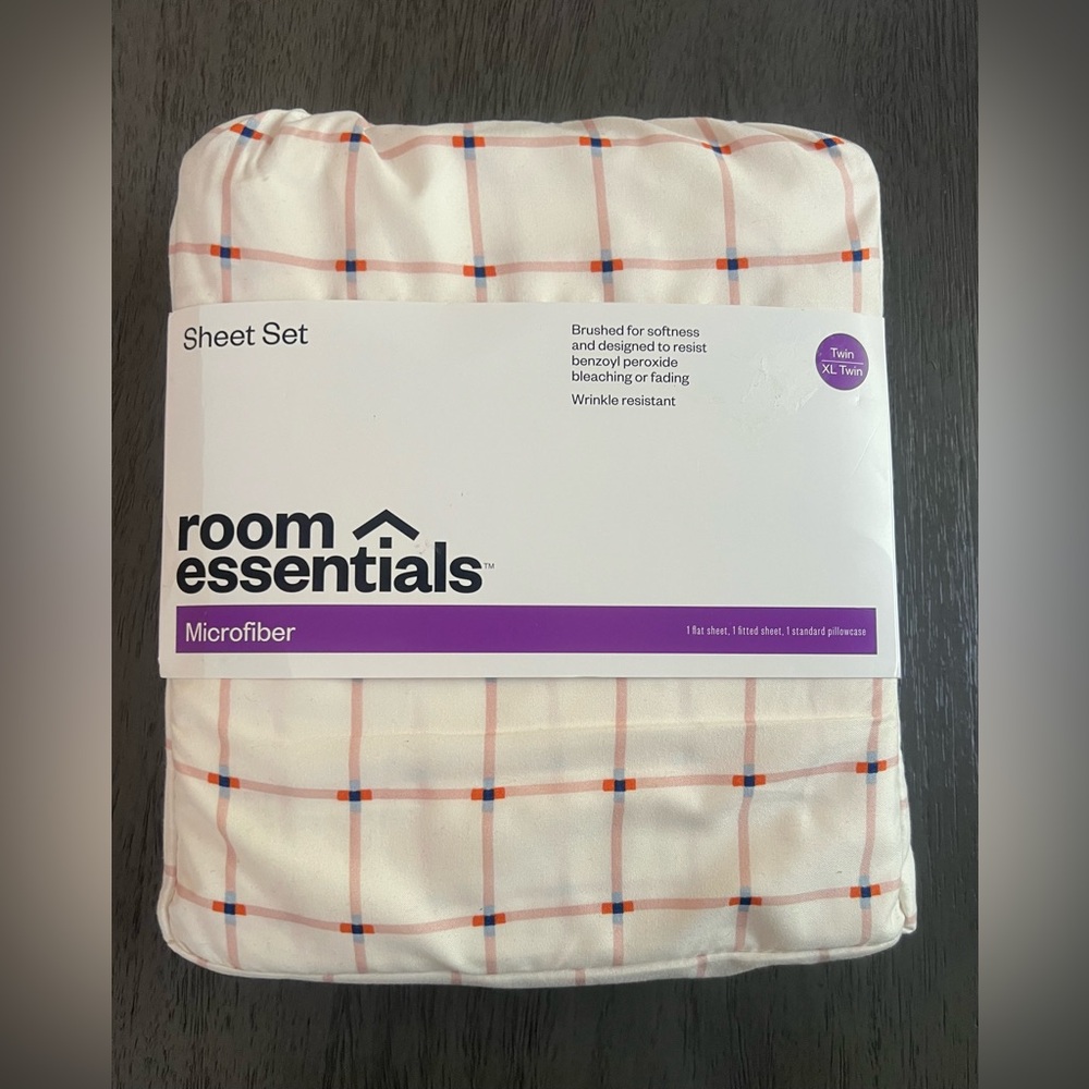 Room Essentials Microfiber Sheet Set - White and Red Plaid